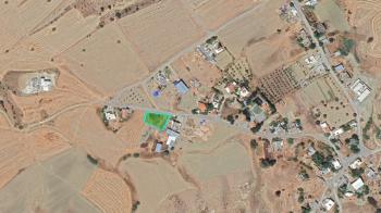 GİRNE GÖÇERİ İÇERİSİNDE TARLA