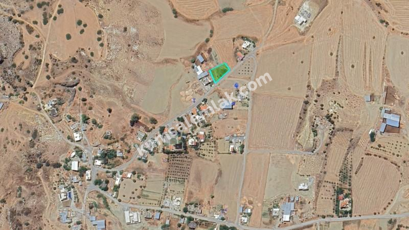 GİRNE GÖÇERİ İÇERİSİNDE TARLA