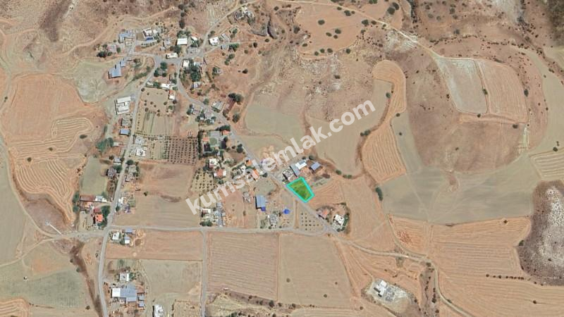 GİRNE GÖÇERİ İÇERİSİNDE TARLA