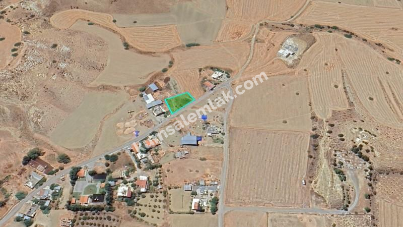 GİRNE GÖÇERİ İÇERİSİNDE TARLA