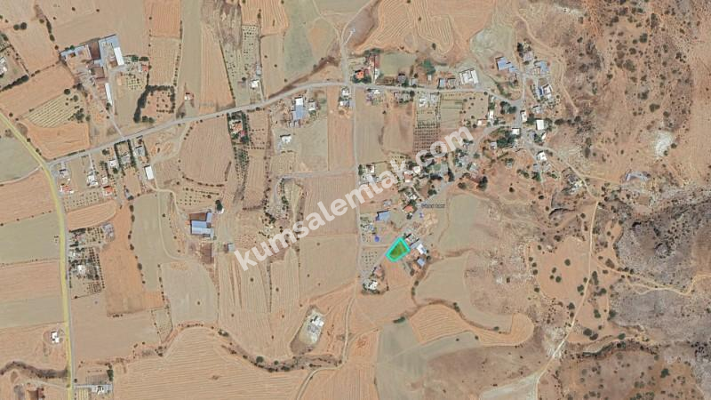 GİRNE GÖÇERİ İÇERİSİNDE TARLA