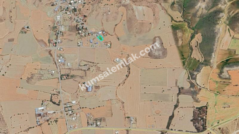 GİRNE GÖÇERİ İÇERİSİNDE TARLA