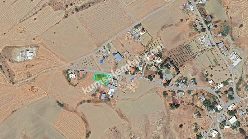 GİRNE GÖÇERİ İÇERİSİNDE TARLA