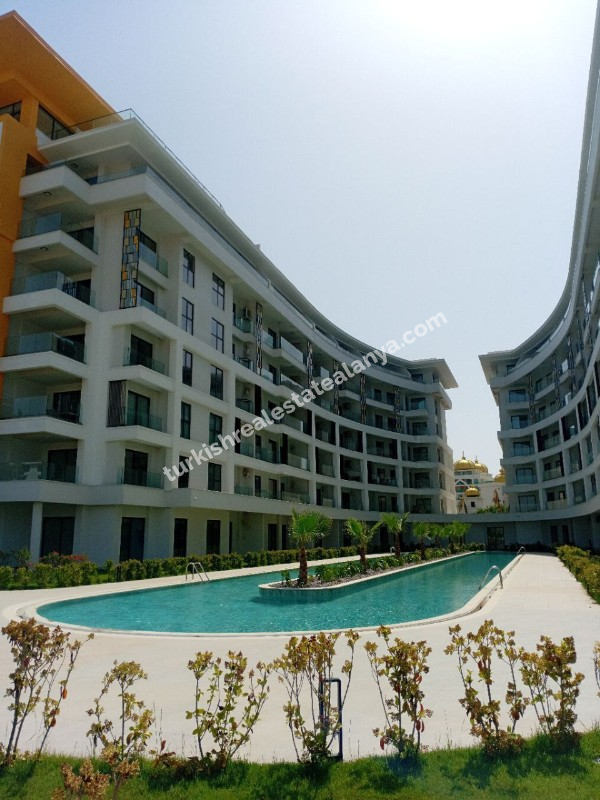 3+1  Alanya  Bölgesinin  En  Lüks sitesinde Satılık  Uygun  Fiyat  Daire 