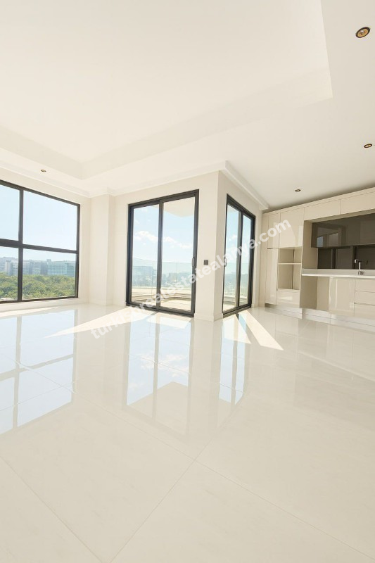 3+1  Alanya  Bölgesinin  En  Lüks sitesinde Satılık  Uygun  Fiyat  Daire 