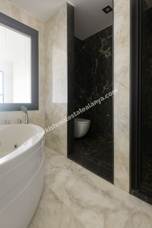 3+1  Alanya  Bölgesinin  En  Lüks sitesinde Satılık  Uygun  Fiyat  Daire 