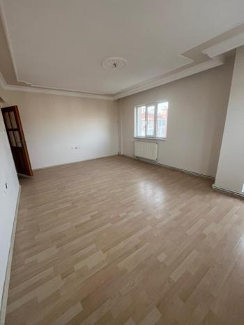 AFYON ÜÇOK EMLAKTAN MAREŞAL F ÇAKMAK MAH SATILIK 3+1TEMİZ BAKIMLI DAİRE