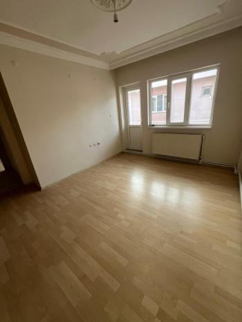 AFYON ÜÇOK EMLAKTAN MAREŞAL F ÇAKMAK MAH SATILIK 3+1TEMİZ BAKIMLI DAİRE