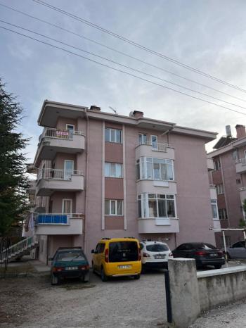 AFYON ÜÇOK EMLAKTAN MAREŞAL F ÇAKMAK MAH SATILIK 3+1TEMİZ BAKIMLI DAİRE