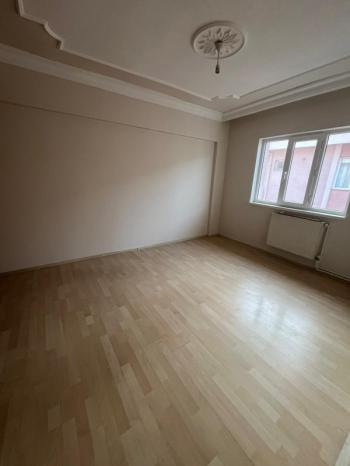 AFYON ÜÇOK EMLAKTAN MAREŞAL F ÇAKMAK MAH SATILIK 3+1TEMİZ BAKIMLI DAİRE