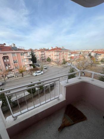 AFYON ÜÇOK EMLAKTAN MAREŞAL F ÇAKMAK MAH SATILIK 3+1TEMİZ BAKIMLI DAİRE