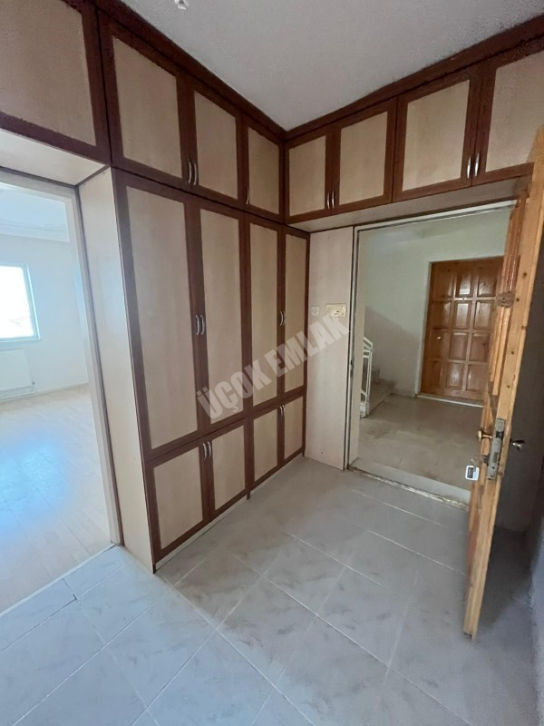 AFYON ÜÇOK EMLAKTAN MAREŞAL F ÇAKMAK MAH SATILIK 3+1TEMİZ BAKIMLI DAİRE