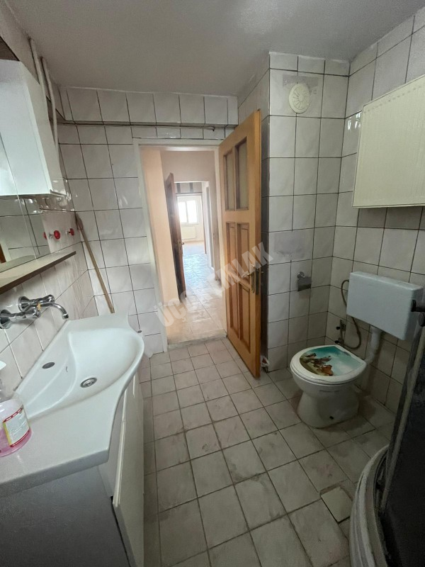 AFYON ÜÇOK EMLAKTAN MAREŞAL F ÇAKMAK MAH SATILIK 3+1TEMİZ BAKIMLI DAİRE