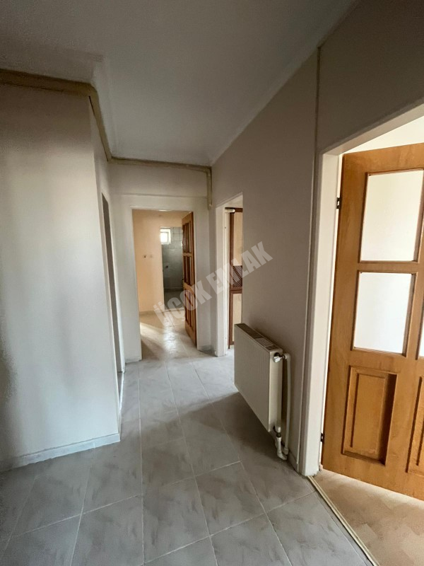 AFYON ÜÇOK EMLAKTAN MAREŞAL F ÇAKMAK MAH SATILIK 3+1TEMİZ BAKIMLI DAİRE