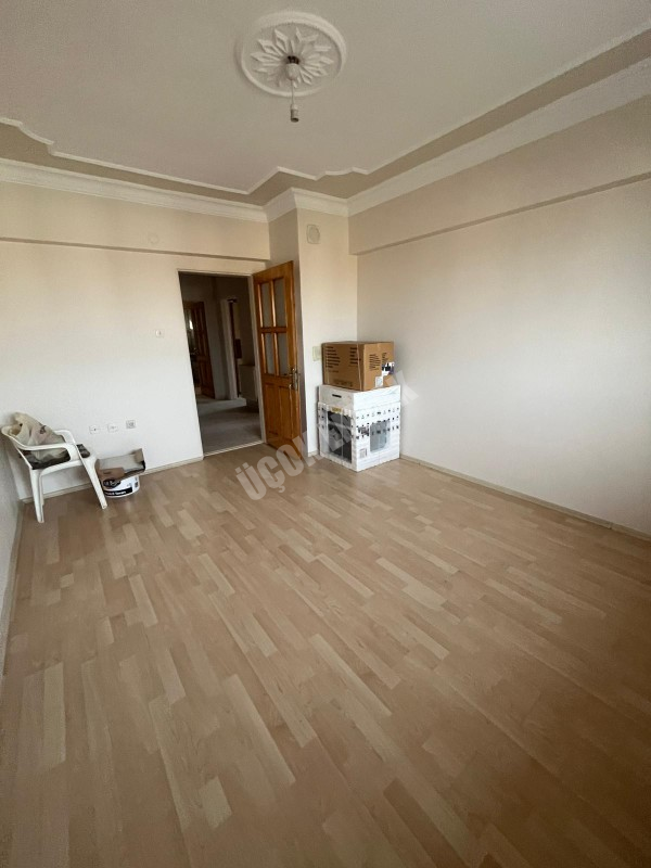 AFYON ÜÇOK EMLAKTAN MAREŞAL F ÇAKMAK MAH SATILIK 3+1TEMİZ BAKIMLI DAİRE