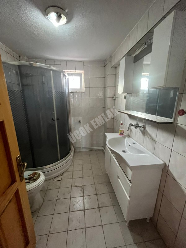 AFYON ÜÇOK EMLAKTAN MAREŞAL F ÇAKMAK MAH SATILIK 3+1TEMİZ BAKIMLI DAİRE