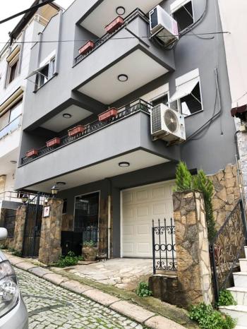 BALÇOVA'DA  AVM LERE YAKIN BAKIMLI JEOTERMALLİ 4+1 KİRALIK VİLLA 