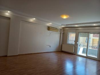 BALÇOVA'DA  AVM LERE YAKIN BAKIMLI JEOTERMALLİ 4+1 KİRALIK VİLLA 