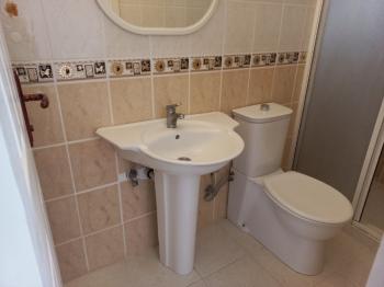 BALÇOVA'DA  AVM LERE YAKIN BAKIMLI JEOTERMALLİ 4+1 KİRALIK VİLLA 