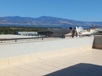 BALÇOVA'DA  AVM LERE YAKIN BAKIMLI JEOTERMALLİ 4+1 KİRALIK VİLLA 