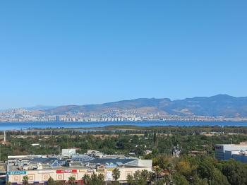 BALÇOVA'DA  AVM LERE YAKIN BAKIMLI JEOTERMALLİ 4+1 KİRALIK VİLLA 