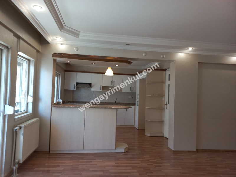 BALÇOVA'DA  AVM LERE YAKIN BAKIMLI JEOTERMALLİ 4+1 KİRALIK VİLLA 