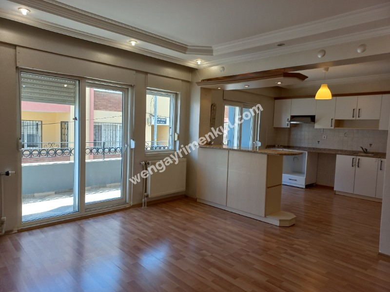 BALÇOVA'DA  AVM LERE YAKIN BAKIMLI JEOTERMALLİ 4+1 KİRALIK VİLLA 