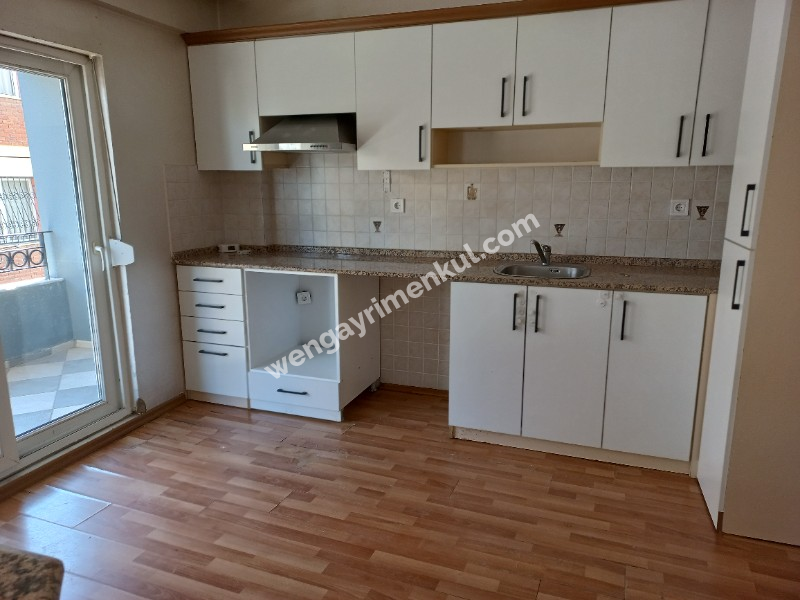 BALÇOVA'DA  AVM LERE YAKIN BAKIMLI JEOTERMALLİ 4+1 KİRALIK VİLLA 