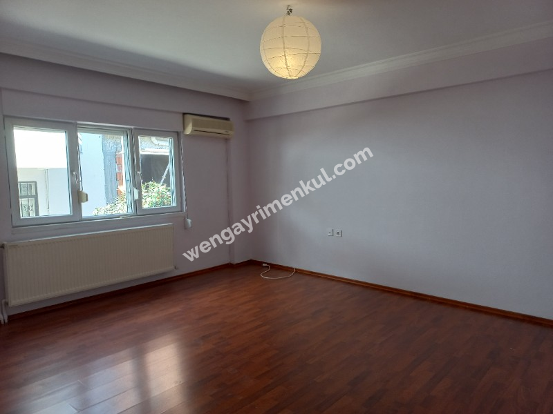 BALÇOVA'DA  AVM LERE YAKIN BAKIMLI JEOTERMALLİ 4+1 KİRALIK VİLLA 