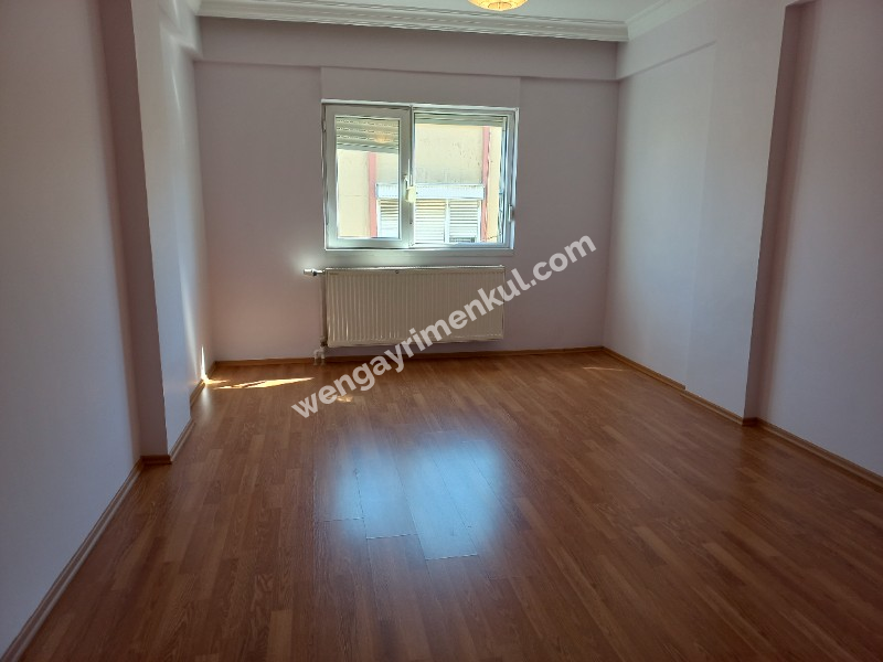 BALÇOVA'DA  AVM LERE YAKIN BAKIMLI JEOTERMALLİ 4+1 KİRALIK VİLLA 