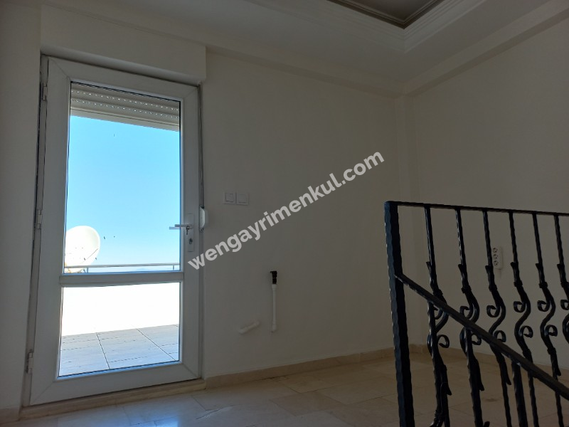 BALÇOVA'DA  AVM LERE YAKIN BAKIMLI JEOTERMALLİ 4+1 KİRALIK VİLLA 