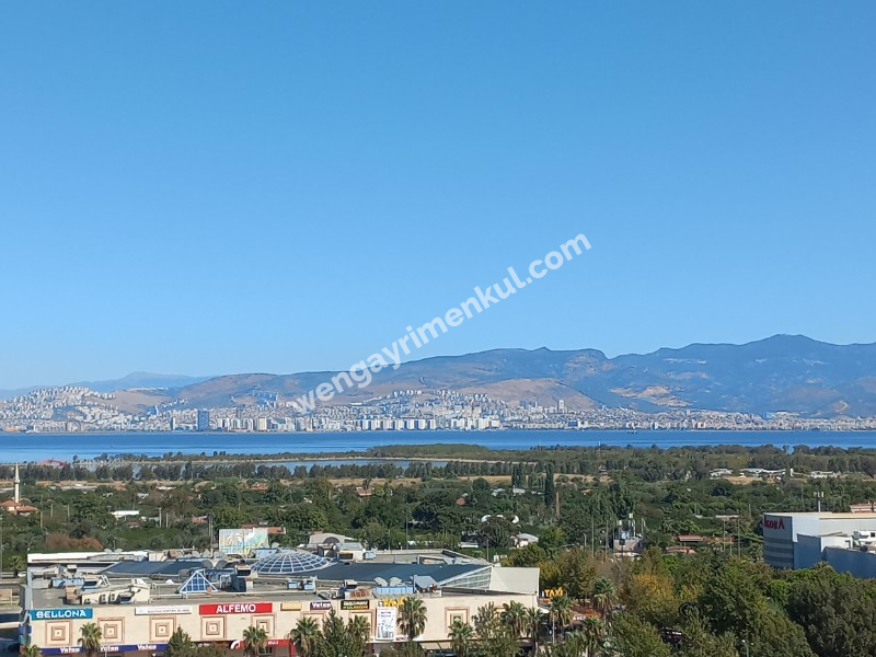 BALÇOVA'DA  AVM LERE YAKIN BAKIMLI JEOTERMALLİ 4+1 KİRALIK VİLLA 