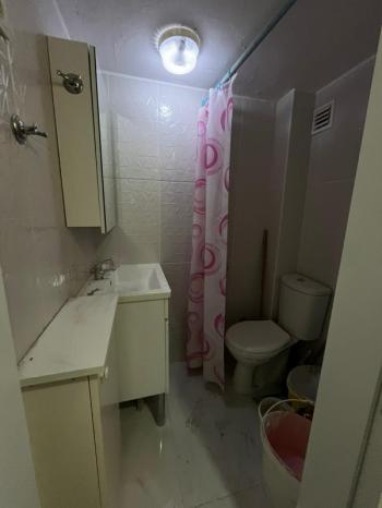 MUDANYA GÜZELYALI DENİZE 15 ADIM, 3 KATLI BİNADA 70M2 1+1 YÜKSEK GİRİŞ BAHÇE KATI LÜKS DAİRE