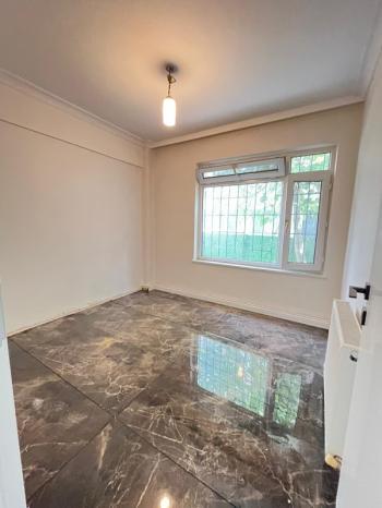 MUDANYA GÜZELYALI DENİZE 15 ADIM, 3 KATLI BİNADA 70M2 1+1 YÜKSEK GİRİŞ BAHÇE KATI LÜKS DAİRE