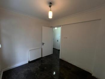 MUDANYA GÜZELYALI DENİZE 15 ADIM, 3 KATLI BİNADA 70M2 1+1 YÜKSEK GİRİŞ BAHÇE KATI LÜKS DAİRE