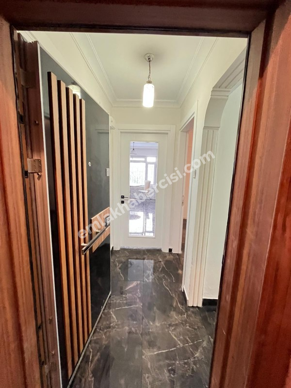 MUDANYA GÜZELYALI DENİZE 15 ADIM, 3 KATLI BİNADA 70M2 1+1 YÜKSEK GİRİŞ BAHÇE KATI LÜKS DAİRE