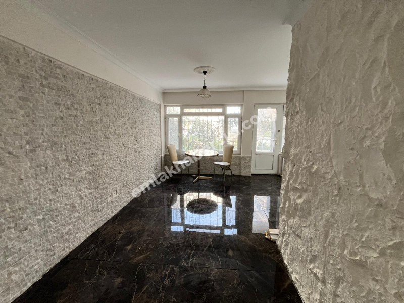 MUDANYA GÜZELYALI DENİZE 15 ADIM, 3 KATLI BİNADA 70M2 1+1 YÜKSEK GİRİŞ BAHÇE KATI LÜKS DAİRE