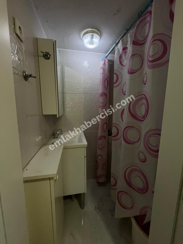 MUDANYA GÜZELYALI DENİZE 15 ADIM, 3 KATLI BİNADA 70M2 1+1 YÜKSEK GİRİŞ BAHÇE KATI LÜKS DAİRE