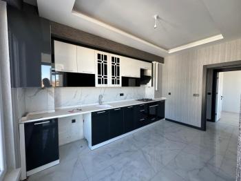 AFYON ÜÇOK EMLAKTAN MAREŞAL F ÇAKMAK MAH SATILIK SIFIR LÜX 3+1 - 2+1 DAİRELER