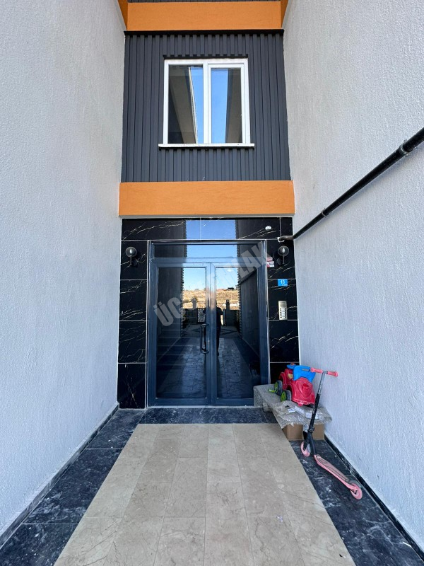 AFYON ÜÇOK EMLAKTAN MAREŞAL F ÇAKMAK MAH SATILIK SIFIR LÜX 3+1 - 2+1 DAİRELER