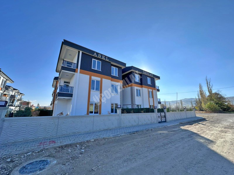 AFYON ÜÇOK EMLAKTAN MAREŞAL F ÇAKMAK MAH SATILIK SIFIR LÜX 3+1 - 2+1 DAİRELER