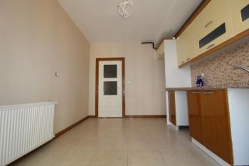 ASLAN'DAN MENDERES'TE DENİZE YAKIN BAĞIMSIZ MUTFAKLI GENİŞ 2+1