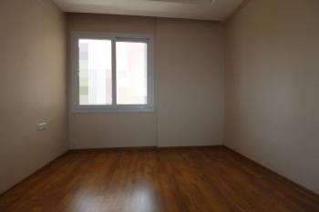 ASLAN'DAN MENDERES'TE DENİZE YAKIN BAĞIMSIZ MUTFAKLI GENİŞ 2+1