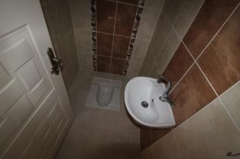 ASLAN'DAN MENDERES'TE DENİZE YAKIN BAĞIMSIZ MUTFAKLI GENİŞ 2+1