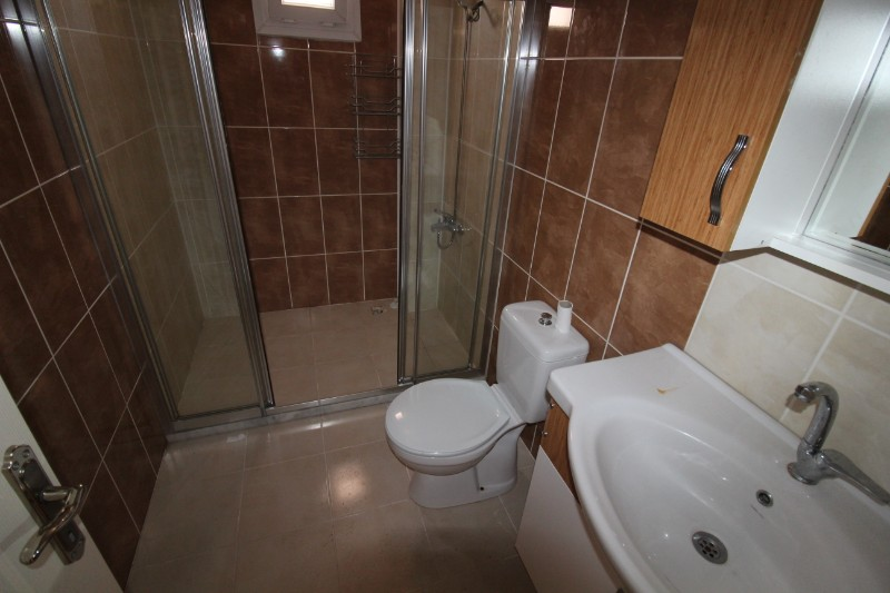 ASLAN'DAN MENDERES'TE DENİZE YAKIN BAĞIMSIZ MUTFAKLI GENİŞ 2+1