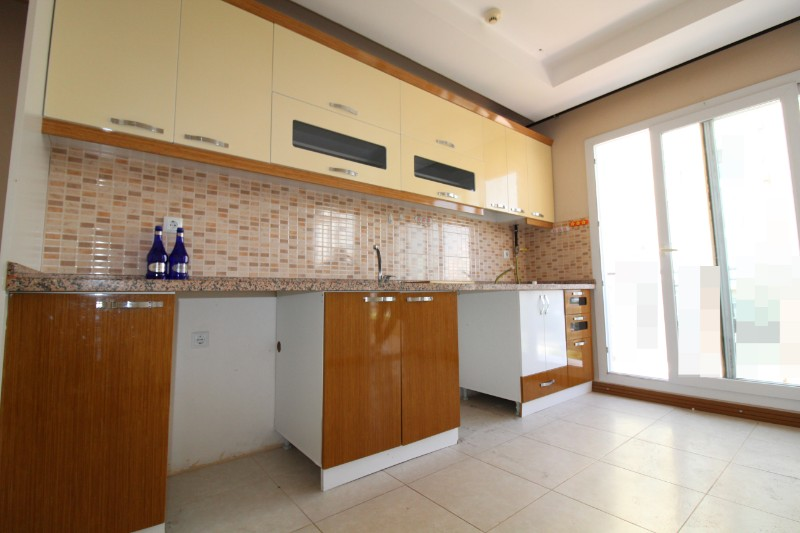 ASLAN'DAN MENDERES'TE DENİZE YAKIN BAĞIMSIZ MUTFAKLI GENİŞ 2+1