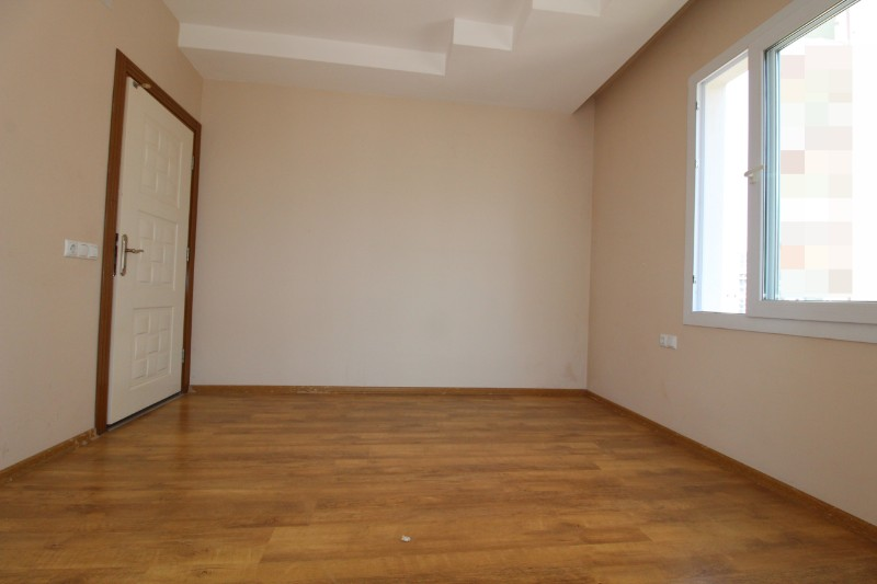 ASLAN'DAN MENDERES'TE DENİZE YAKIN BAĞIMSIZ MUTFAKLI GENİŞ 2+1