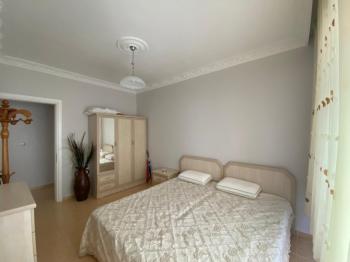 ALTINKUM MAHALLESİNDE DENİZE YÜRÜME MESAFESİNDE,SİTE İÇİNDE,HAVUZLU EŞYALI,,GENİŞ BALKONLU 2+1 SATILIK DAİRE