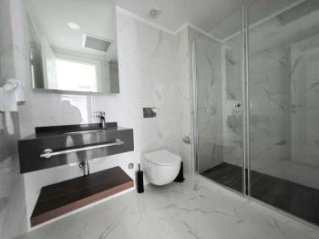 KKTC İskele'nin En İyi Projesi Grand Sapphire'de B Blokta Taşınmaya Hazır Deniz Mazaralı Satılık 2+1 Fırsat Eşyalı Daire