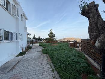 KKTC Girne Lapta Bölgesinde 1262 m2 Arsa İçinde Satılık 2+2 Villa